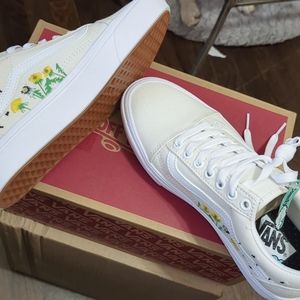 NEW! Vans ComfyCush Shoes